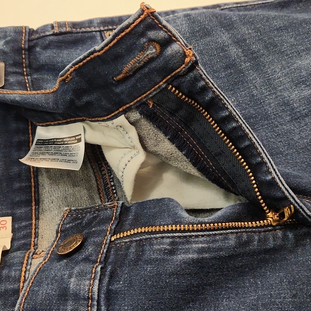 Levi’s Slimming Straight Jeans W30 L32 – Classic Dark Wash and Stretch Fit - Picture 8 of 16